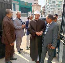 رئيس جامعة الأزهر يتفقد كلية...