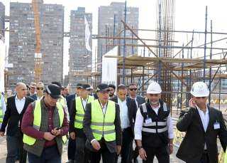 رئيس الوزراء يتفقد مشروع إنشاء...