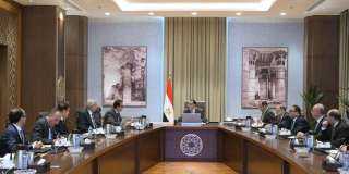 رئيس الوزراء يتابع موقف توفير...