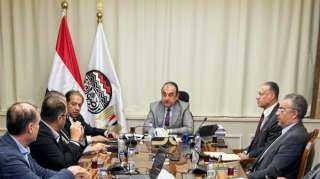 وزير قطاع الأعمال العام يلتقي...