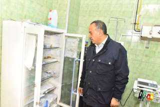 محافظ أسيوط يطمئن على تقديم...