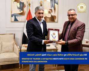 وزير السياحة والآثار يلتقى محافظ...
