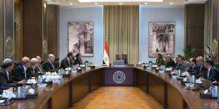 رئيس الوزراء يتابع الموقف التنفيذي...