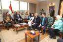 وزير العمل يلتقي وفداً من...