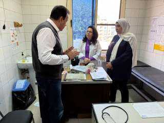 وزير الصحة يتفقد مركز طب...
