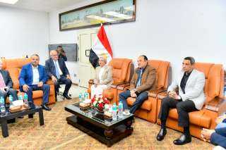 وزيرا قطاع الأعمال العام والبيئة...