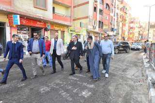 محافظ أسيوط يتفقد أعمال رصف...