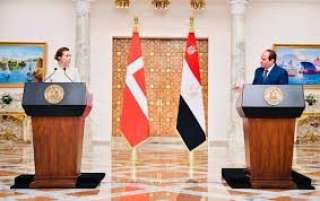 السيسي ورئيسة وزراء الدنمارك يستعرضان...