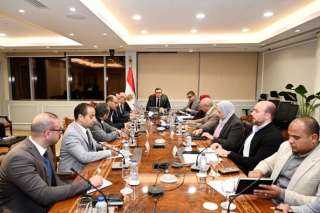 وزير الإسكان يتابع موقف تشغيل...