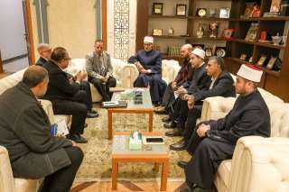 مفتي الجمهورية يستقبل وفدًا من...