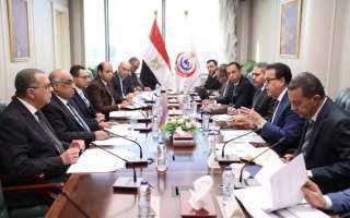 وزير الصحة يناقش التعديلات المقترحة...