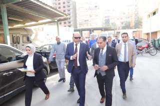 وزير العمل يشهد إختبارات مُتقدمين...
