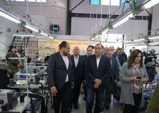 رئيس الوزراء يتفقد مصنع ”مارفل...