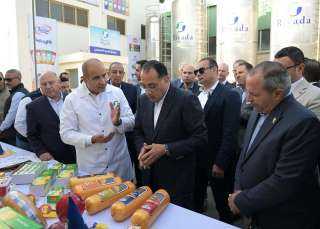رئيس الوزراء يزور مصنعي شركة...