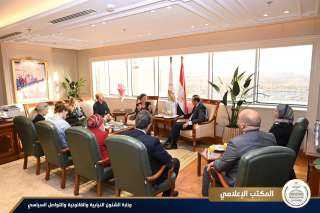 وزير الشئون النيابية والقانونية والتواصل...