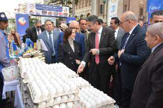 وزير التموين والتجارة الداخلية ومحافظ...