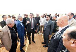 وزير الإسكان يتفقد موقف تنفيذ...