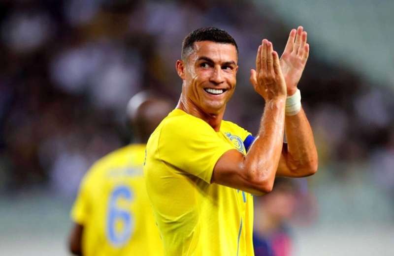 تعليق صادم من الهلال السعودي بشأن التعاقد مع رونالدو قبل مونديال الأندية