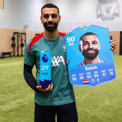 محمد صلاح يتوج بجائزة أفضل...