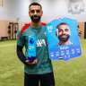 محمد صلاح يتوج بجائزة أفضل...