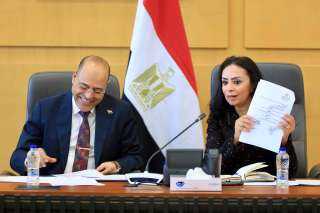 وزيرا التضامن والعمل يترأسان الاجتماع...