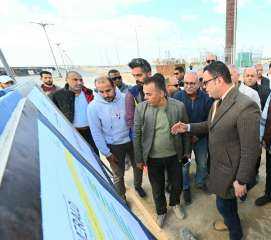 وزير الإسكان يتفقد سير العمل...