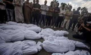 استشهاد 10 فلسطينيين في قصف...