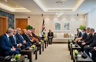 ملك الأردن يؤكد احترام المملكة...