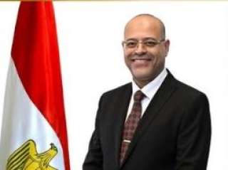 وزير العمل يُقرر زيادة المنح...