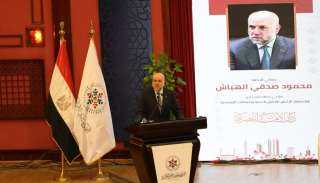 مستشار الرئيس الفلسطيني في الندوة...