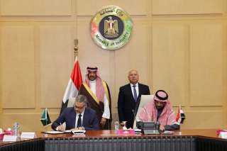 وزير الصناعة والنقل ووزير الصناعة...