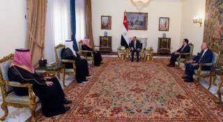 الرئيس السيسى يستقبل وزير الثقافة...