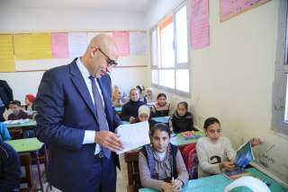 وزير التربية والتعليم يجري جولة...