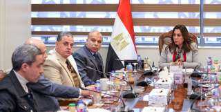 وزيرة التنمية المحلية تعقد اجتماعاً...