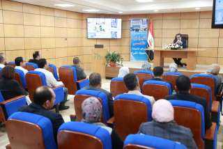 وزير الصحة يشيد بكفاءة المستشفى...