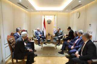 وزير الصناعة والنقل يستقبل وفد...