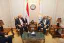 وزير الصناعة والنقل  يبحث...