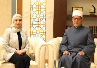 مفتي الجمهورية يستقبل سفيرة البحرين...