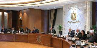 رئيس الوزراء يترأس اجتماع المجلس...