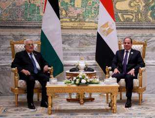 الرئيس السيسى وأبو مازن يشددان...