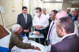وزير الصحة يتفقد مستشفى إهناسيا...