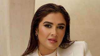 ياسمين عبدالعزيز ترد على أخبار...