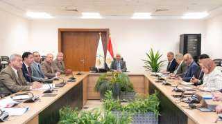 وزير الرى يلتقى رئيس مجلس...
