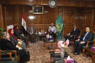 محافظ القليوبية يستقبل وفد مجلس...