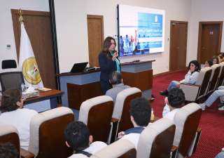 وزيرة التنمية المحلية تستقبل وفداً...