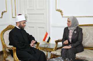 وزير الأوقاف يستقبل سفيرة مملكة...