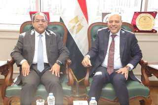 وزير العمل يلتقي رئيس الجهاز...