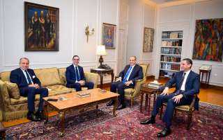 وزير الخارجية والهجرة يستقبل وزير...