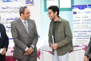 محافظ قنا يشهد تسليم اتفاقيات...