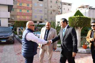 محافظ دمياط ونائب وزير الإسكان...